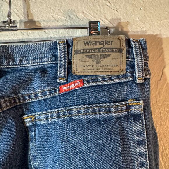 90s Wrangler Straight-Leg Jeans 36 × 29 – Medium Wash, Pre-Owned Good Condition - Picture 4 of 8